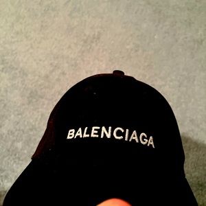 Baleciaga hat